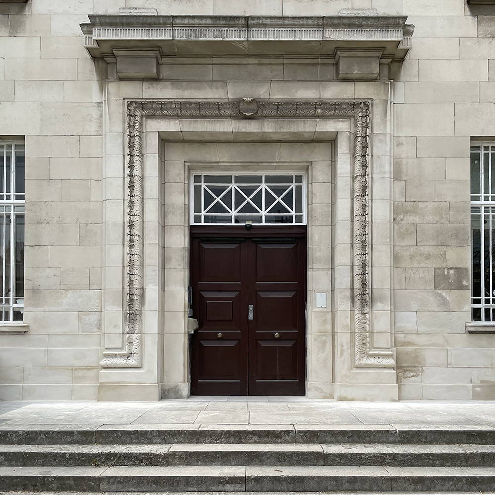 Hull Theatre Pillar