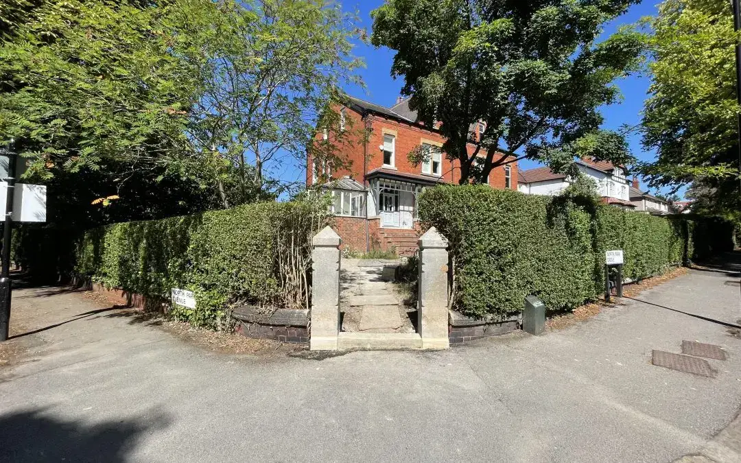 Stonemasonry – Gateposts, Roundhay, Leeds